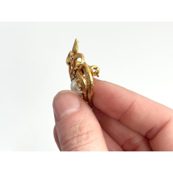Gold Toned Textured Abstract Art Nouveau Inspired & Pearl Vintage Brooch - Picture 8 of 9